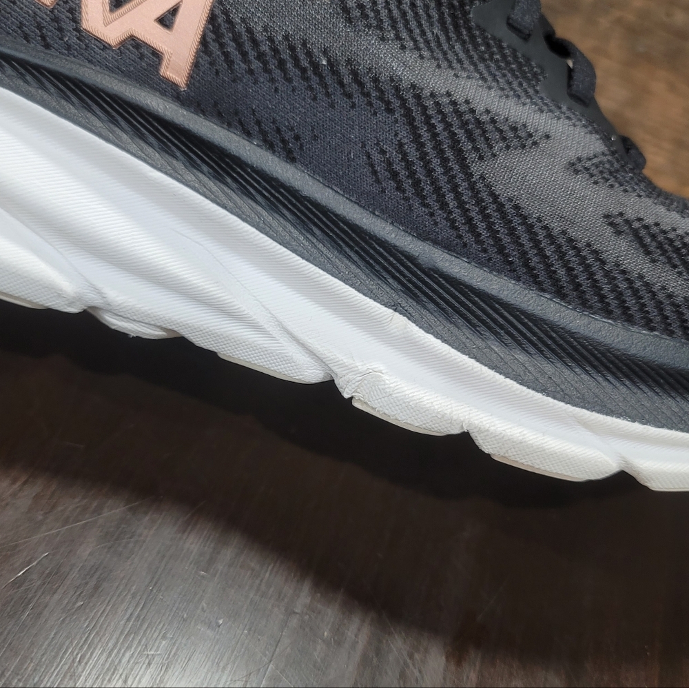 HOKA Clifton 9 "Black/Rose Gold" Wmns 7B  Fast Shipping - Picture 10 of 12